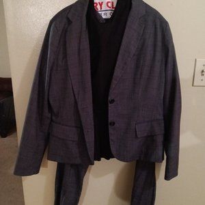 Women's suit with shirt